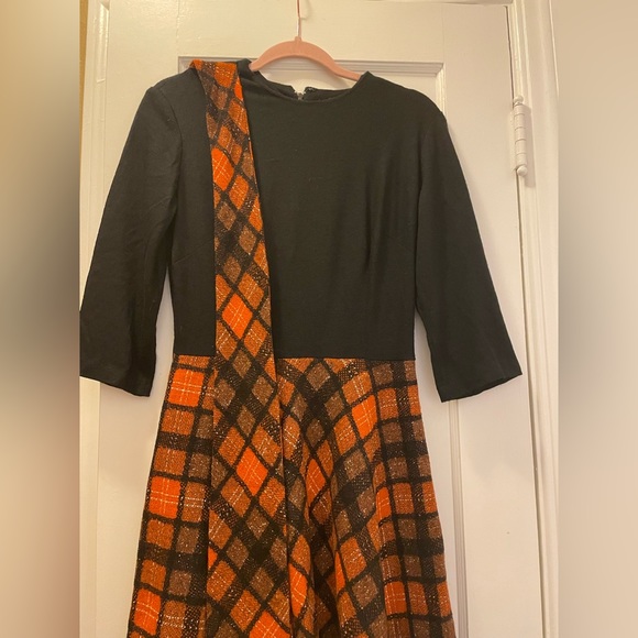 Genuine Vintage Plaid Pin Up Girl Dress / Vintage Size 14 / Modern Size M / 🖤🧡 - Picture 5 of 10